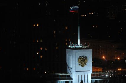 Москва. Вид на здание Дома правительства РФ во время отключения подсветки в рамках проведения международной экологической ации Час Земли.