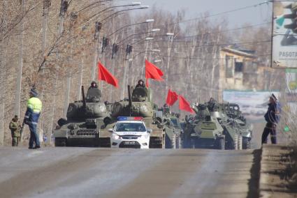 Екатеринбург. Танки Т-34-85 во время репетиции парада Победы.