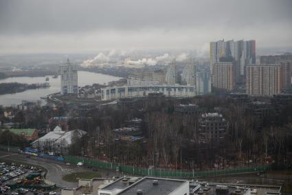 Московская область. Вид на район Красногорска Павшинская пойма  из кабины вертолета.