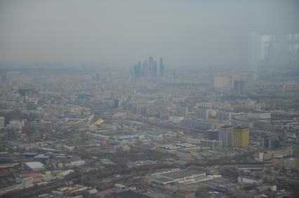 Москва. Вид со смотровой площадки Останкинской башни на город.