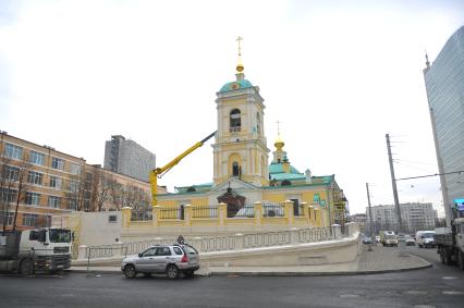 Москва. Строительство Храма Преображения Господня на Преображенской площади.