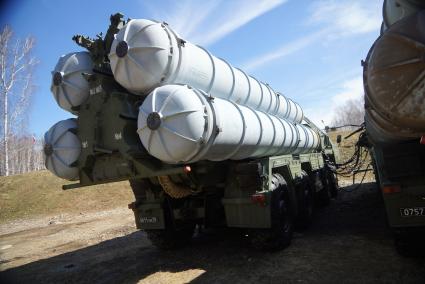 Ракетный комплекс С-300 на дежурстве в воинской части ПВО ВВС России г.Березовский