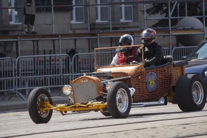 Автопробег ретро-автомобилей. 1923 FORD CUSTOM BUCKET-T ROADSTER.  Екатеринбург