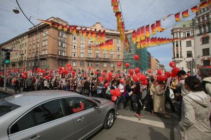 Санкт-Петербург. Акция `Бессмертный полк`. Участники акции прошли с портретами родных, воевавших во время Великой Отечественной войны.