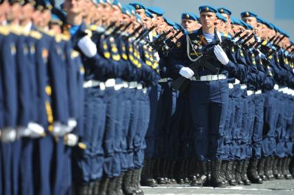 Москва. Военнослужащие Воздушно-десантных войск РФ во время  Парада на Красной площади, в честь 70-летия Победы в Великой Отечественной войне.