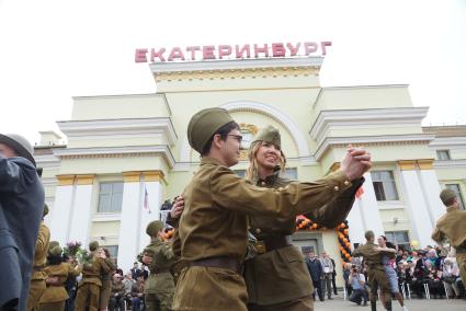 Встреча \"Поезда Победы\" во время празднования 70-летия победы в Великой Отечественной войне. Железнодорожный вокзал. Екатеринбург