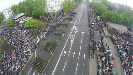 Украина. Донецк. Военный парад, посвященный 70-ой годовщине Победы в Великой Отечественной войне на улице Артема.