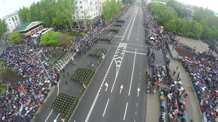 Украина. Донецк. Военный парад, посвященный 70-ой  годовщине Победы в Великой Отечественной войне на улице Артема.