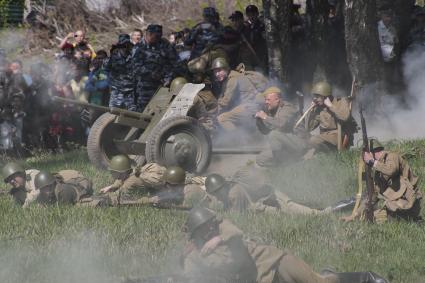 Тула. Военно-историческая реконструкция освобождения Тулы, посвященная празднованию 70-летия Победы в Великой Отечественной войне.