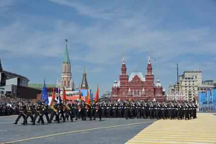 Москва. Курсанты Московского пограничного института ФСБ России во время военного парада на Красной площади, в честь 70-летия Победы в Великой Отечественной войне.