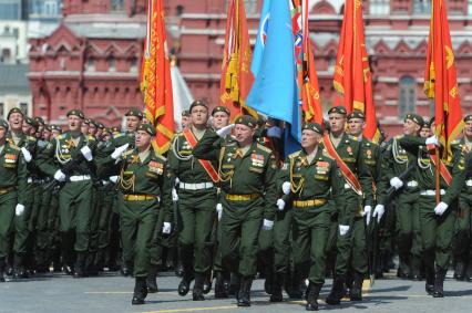 Москва. Военнослужащие Космический войск во время военного парада на Красной площади, в честь 70-летия Победы в Великой Отечественной войне.