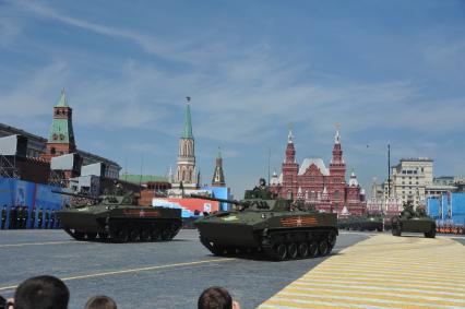 Москва. Боевые машины десанта БМД-4М во время военного парада на Красной площади, в честь 70-летия Победы в Великой Отечественной войне.