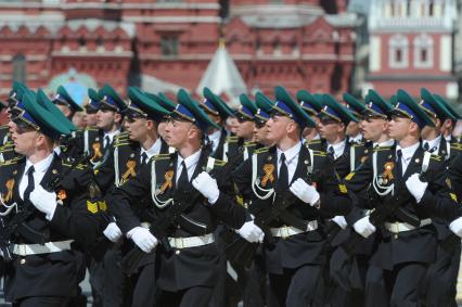 Москва. Курсанты Московского пограничного института ФСБ России во время военного парада на Красной площади, в честь 70-летия Победы в Великой Отечественной войне.