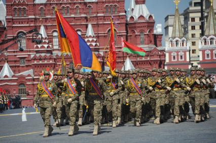 Москва. Военнослужащие Вооруженных сил Республики Армения во время военного парада на Красной площади, в честь 70-летия Победы в Великой Отечественной войне.