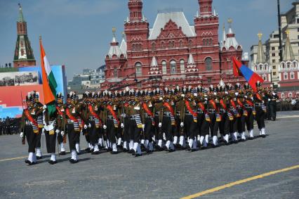 Москва. Военнослужащие гренадерского полка Вооруженных сил Индии во время военного парада на Красной площади, в честь 70-летия Победы в Великой Отечественной войне.