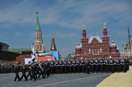 Москва. Военнослужащие парадных расчетов во время военного парада на Красной площади, в честь 70-летия Победы в Великой Отечественной войне.