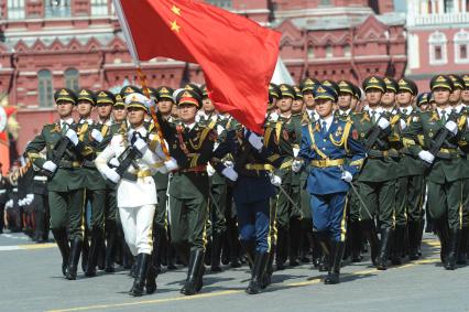 Москва. Военнослужащие Народно-освободительной армии Китая во время военного парада на Красной площади, в честь 70-летия Победы в Великой Отечественной войне.