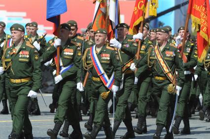 Москва. Военнослужащие Ракетных войск стратегического назначения (РВСН) во время военного парада на Красной площади, в честь 70-летия Победы в Великой Отечественной войне.