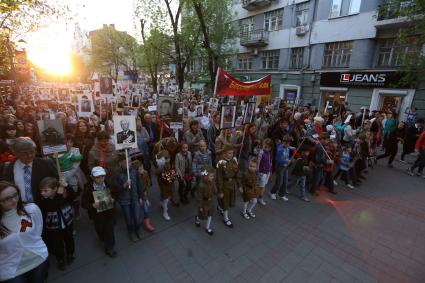 Саратов. Акция `Бессмертный полк`, посвященная 70-летию Победы в Великой Отечественной войне.