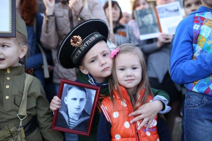 Саратов. Акция `Бессмертный полк`, посвященная 70-летию Победы в Великой Отечественной войне.