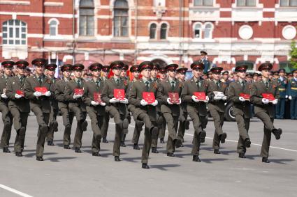 Саратов. Парад Победы, посвященный 70-летию Победы в Великой Отечественной войне.