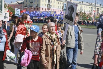 Барнаул. Акция `Бессмертный полк`, посвященная 70-летию Победы в Великой Отечественной войне.