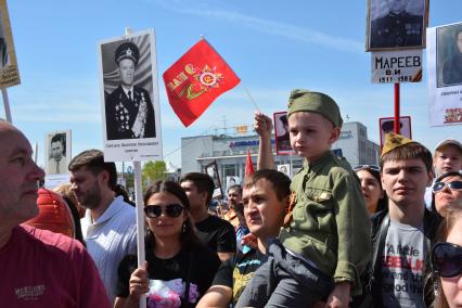 Новосибирск. Акция `Бессмертный полк`, посвященная 70-летию Победы в Великой Отечественной войне.