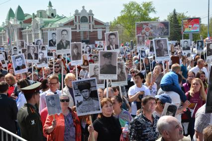 Новосибирск. Акция `Бессмертный полк`, посвященная 70-летию Победы в Великой Отечественной войне.