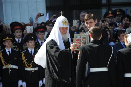 Патриарх Московский и всея Руси Кирилл на параде кадетов `Не прервется связь поколений` на Поклонной горе в Москве.