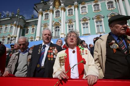 Санкт-Петербург. Парад Победы на Дворцовой площади в честь 70-летия Победы в Великой Отечественной войне.