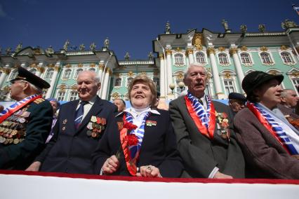 Санкт-Петербург. Парад Победы на Дворцовой площади в честь 70-летия Победы в Великой Отечественной войне.