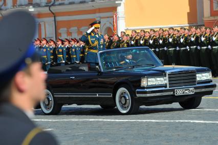 Москва. Министр обороны РФ, генерал армии Сергей Шойгу во время Парада на Красной площади, в честь 70-летия Победы в Великой Отечественной войне.