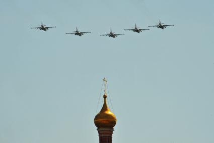 Москва. Парад авиации на Красной площади, в честь 70-летия Победы в Великой Отечественной войне.