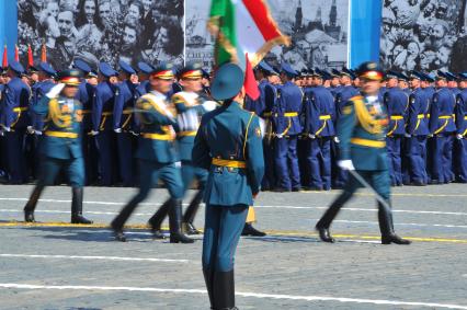 Москва. Военнослужащие Военного института Министерства обороны Республики Таджикистан во время Парада на Красной площади, в честь 70-летия Победы в Великой Отечественной войне.