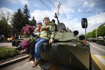 Ставрополь. Дети во время Парада Победы в честь 70-летия Победы в Великой Отечественной войне.