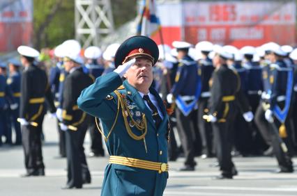 Новосибирск. Парад Победы, посвященный 70-летию Победы в Великой Отечественной войне.