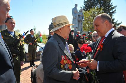 Московская обл., Наро-Фоминский район, д.Смолино. Открытие мемориала  воинам, павшим в годы Великой Отечественной войны.