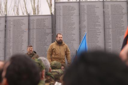 Украина. Донецкая область. Курган Саур-Могила. Командир бригады `Восток`, секретарь Совета безопасности ДНР Александр Ходоковский  во время мероприятий, посвященных годовщине создания бригады `Восток` и установки поминального колокола.