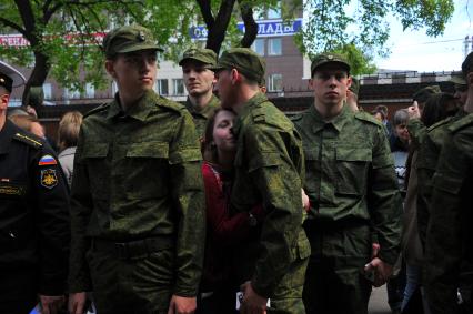 Весенний  призыв в армию. Сборный призывной пункт военного комиссариата г. Москвы.