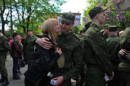 Весенний  призыв в армию. Сборный призывной пункт военного комиссариата г. Москвы.