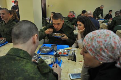 Весенний  призыв в армию. Сборный призывной пункт военного комиссариата г. Москвы.