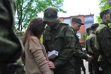 Весенний  призыв в армию. Сборный призывной пункт военного комиссариата г. Москвы.