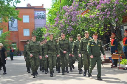 Весенний  призыв в армию. Сборный призывной пункт военного комиссариата г. Москвы.