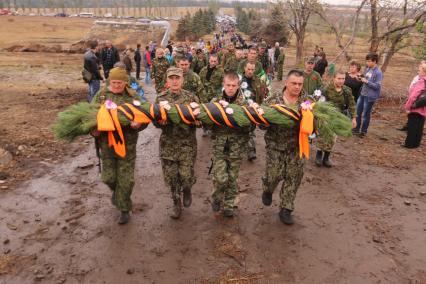 Украина. Донецкая область. Курган Саур-Могила. 71-ая годовщина освобождения Донбасса от немецко-фашистских захватчиков.