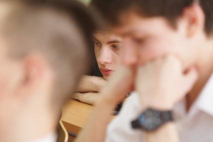 Учащиеся 11-х классов во время сдачи ЕГЭ по русскому языку. Школа №208. Екатеринбург