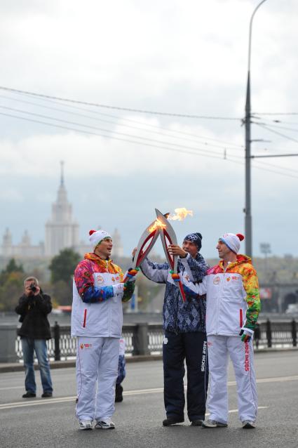 Москва. Первый этап эстафеты олимпийского огня `Сочи 2014`по территории России.