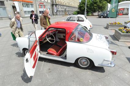 Goggomobil TS250 Coupe 1965г. во время автопробега ретро-машин на Тверской площади в Москве.