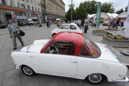 Goggomobil TS250 Coupe 1965г. во время автопробега ретро-машин на Тверской площади в Москве.