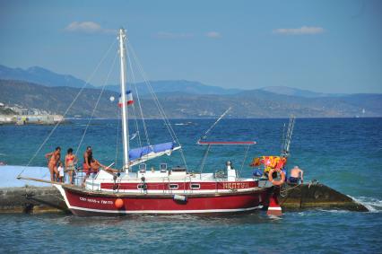 Алушта. Яхта.