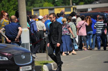 Москва. Гражданский муж Ж.Фриске, телеведущий Дмитрий Шепелев на похоронах певицы Жанны Фриске на Николо-Архангельском кладбище.